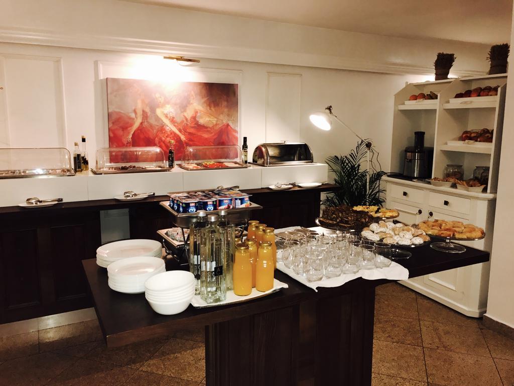 Dbh Bucharest Hotel Kültér fotó