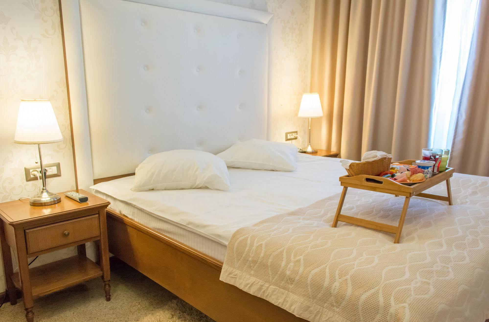 Dbh Bucharest Hotel Kültér fotó