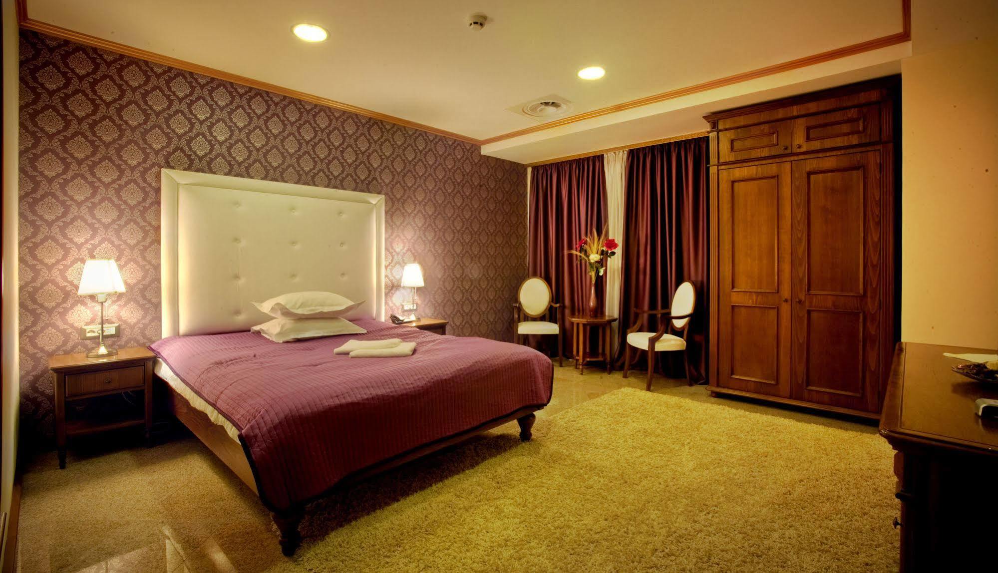 Dbh Bucharest Hotel Kültér fotó