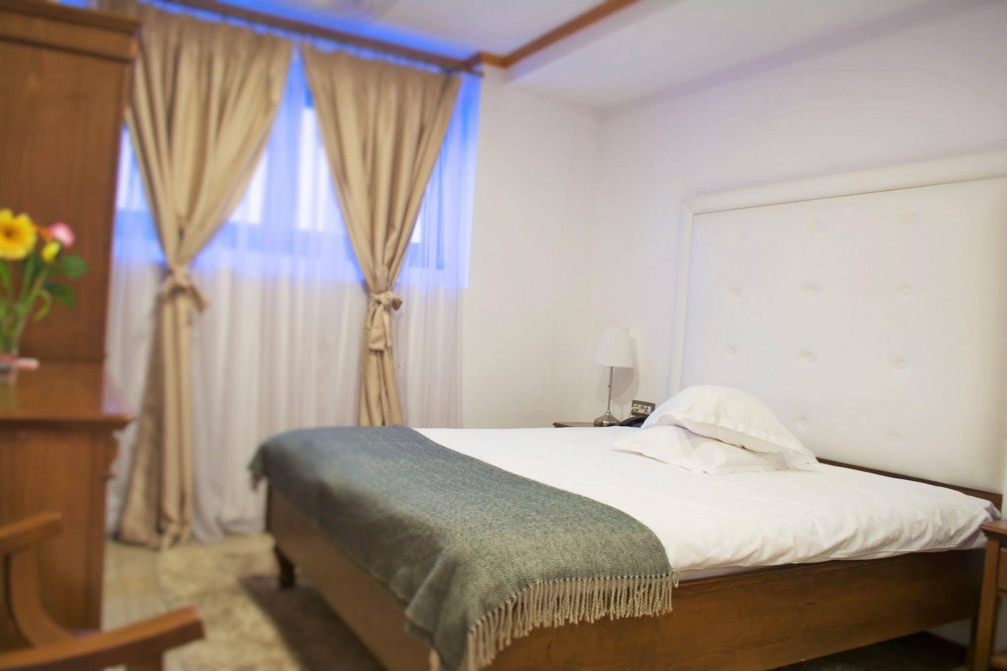 Dbh Bucharest Hotel Kültér fotó